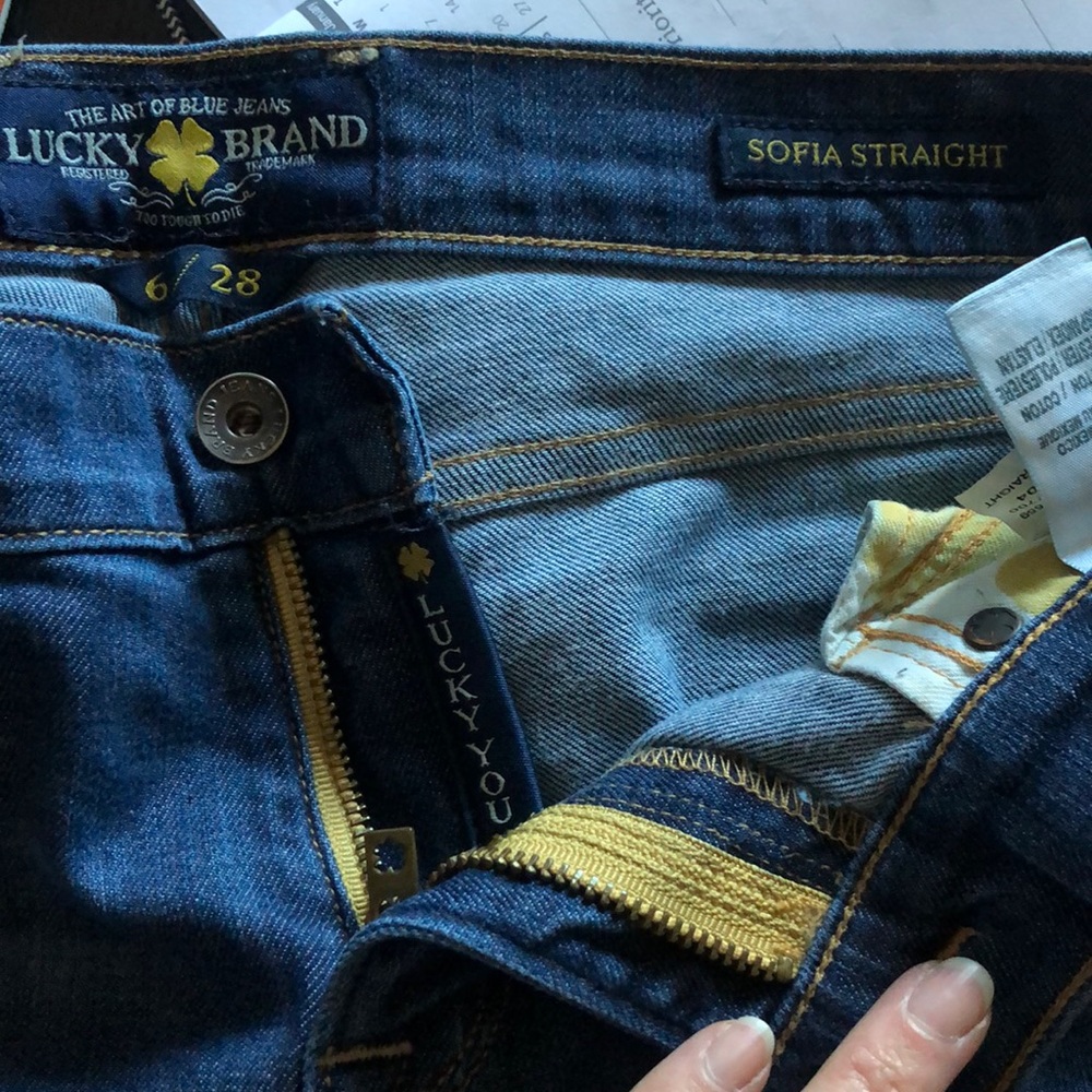 Lucky Jeans. Sofia Straight. Size 6